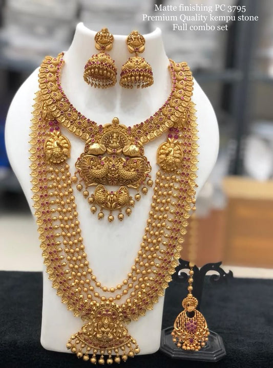 Elegents Offer Buy 1 Get One Golden Necklace